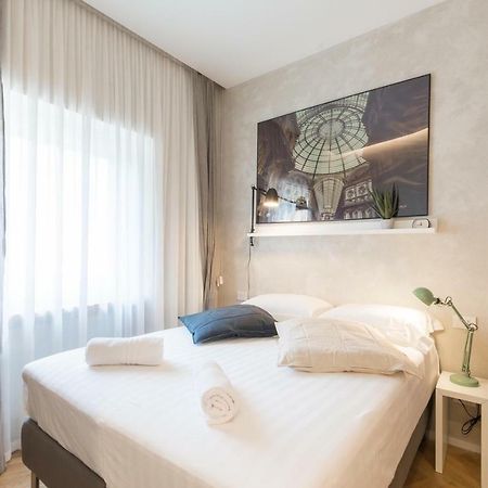 Duomo Deluxe Room Milan Bagian luar foto